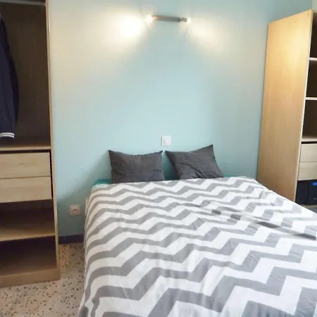T2 Renove, Climatise, Avec Terrasse Et Parking, Proche - Fr-1-387-166
